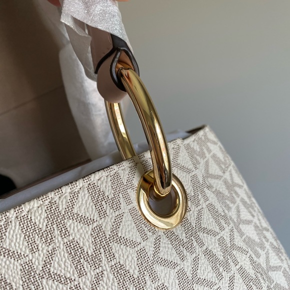 MK Nicole Large Shoulder Tote - Picture 5 of 6